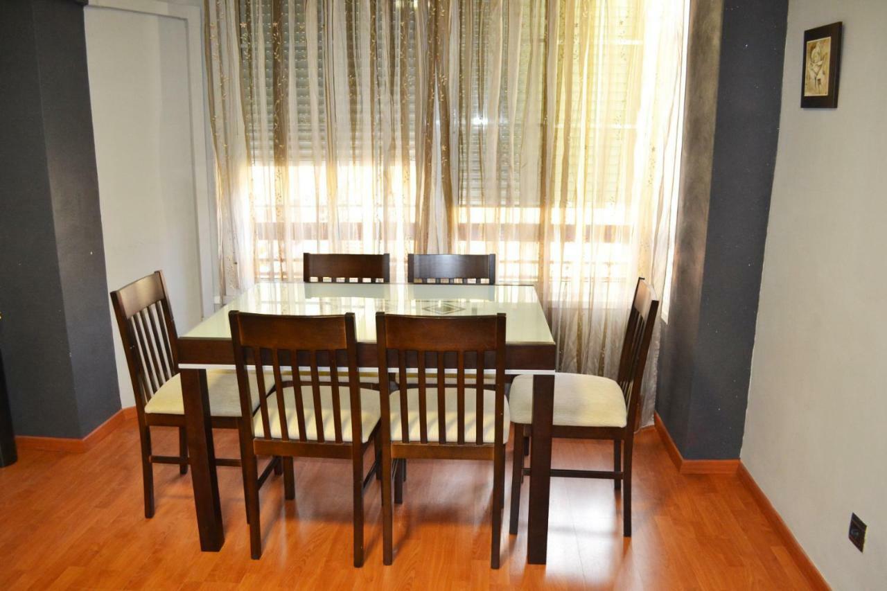 Ferienwohnung Apartamento Acogedor, Excelente Ubicacion, 10 Min Centro Sevilla Exterior foto